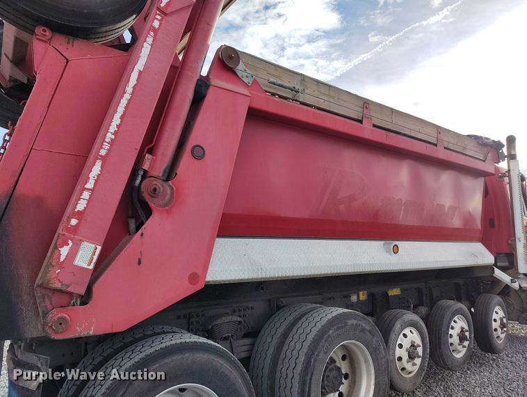 image for item YA1430 2012 Freightliner 114SD dump truck