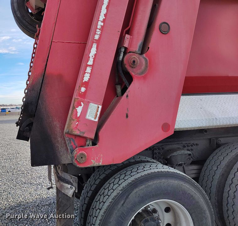 image for item YA1430 2012 Freightliner 114SD dump truck