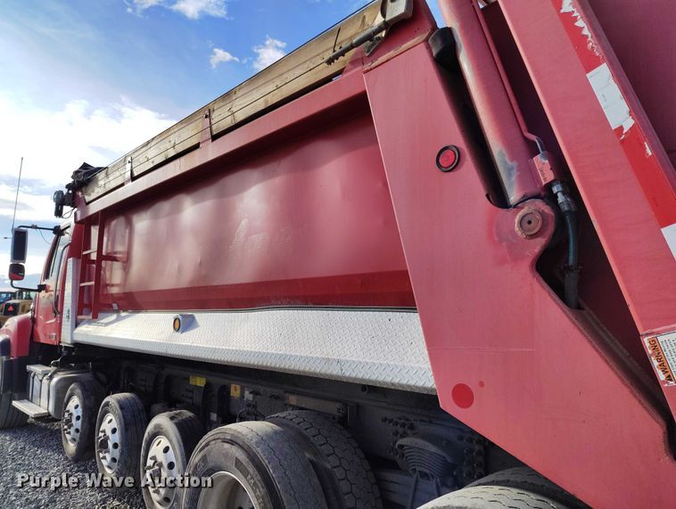 image for item YA1430 2012 Freightliner 114SD dump truck