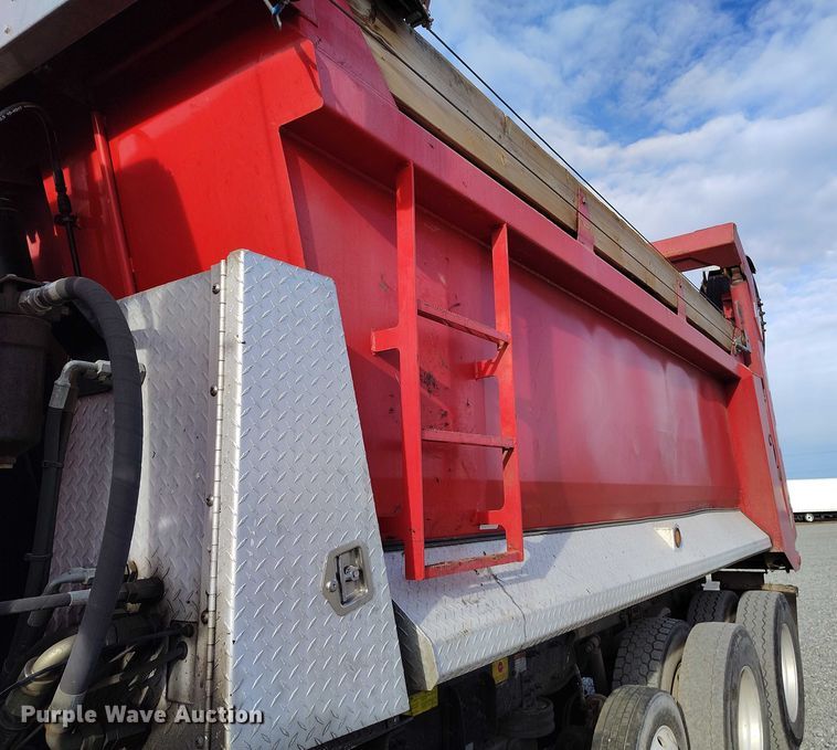 image for item YA1430 2012 Freightliner 114SD dump truck