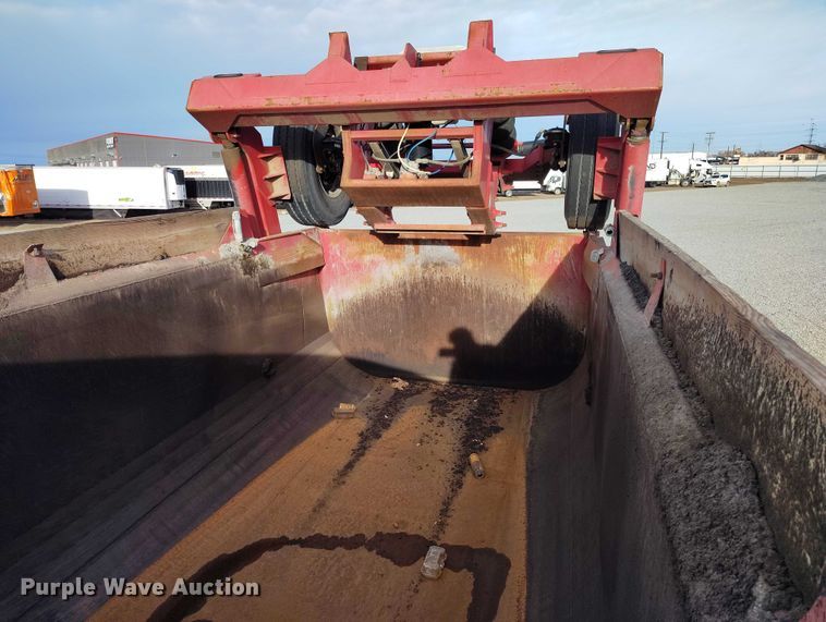 image for item YA1430 2012 Freightliner 114SD dump truck