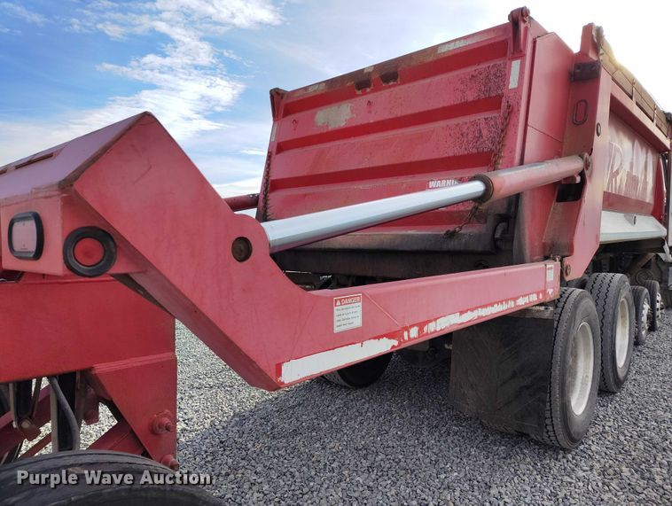 image for item YA1430 2012 Freightliner 114SD dump truck