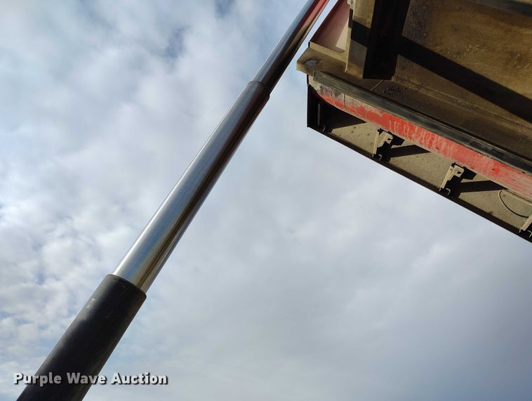 image for item YA1430 2012 Freightliner 114SD dump truck