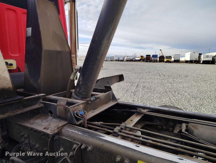 image for item YA1430 2012 Freightliner 114SD dump truck