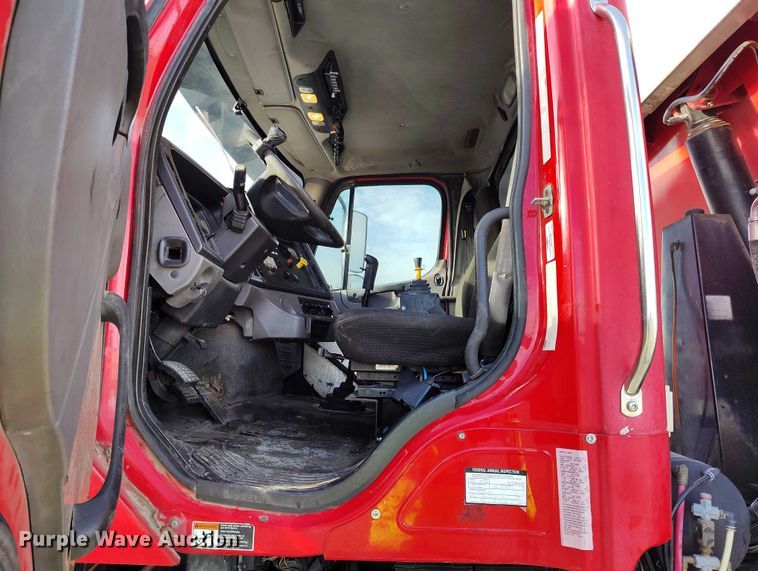 image for item YA1430 2012 Freightliner 114SD dump truck