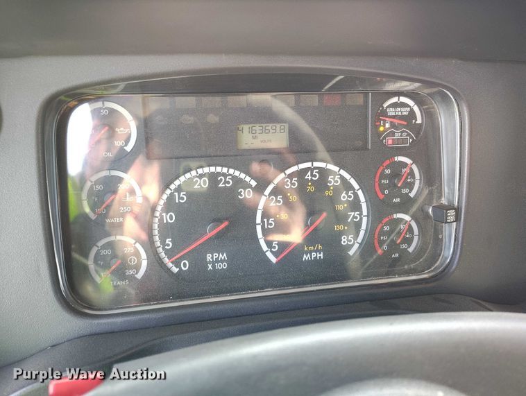 image for item YA1430 2012 Freightliner 114SD dump truck