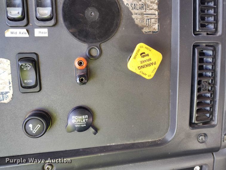 image for item YA1430 2012 Freightliner 114SD dump truck