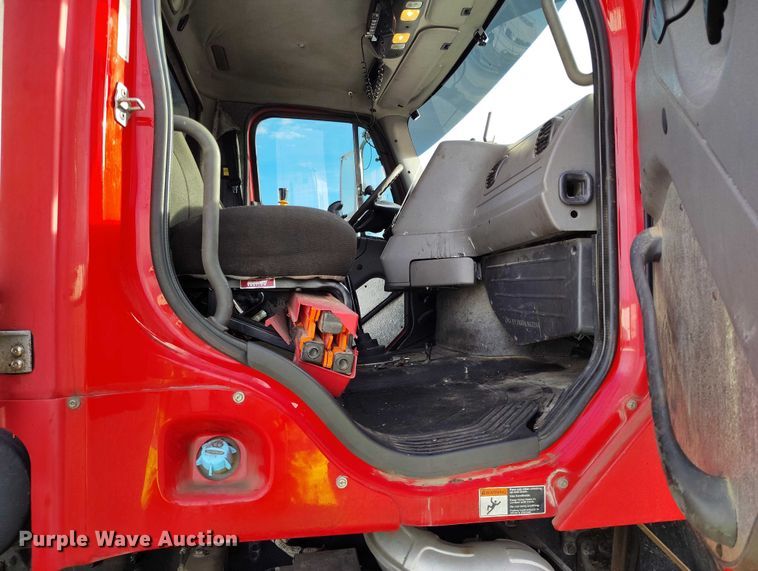 image for item YA1430 2012 Freightliner 114SD dump truck