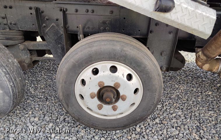 image for item YA1430 2012 Freightliner 114SD dump truck