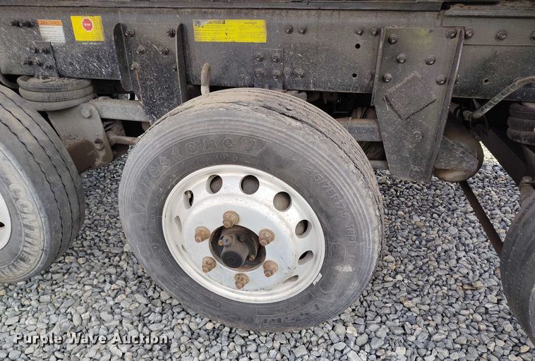 image for item YA1430 2012 Freightliner 114SD dump truck