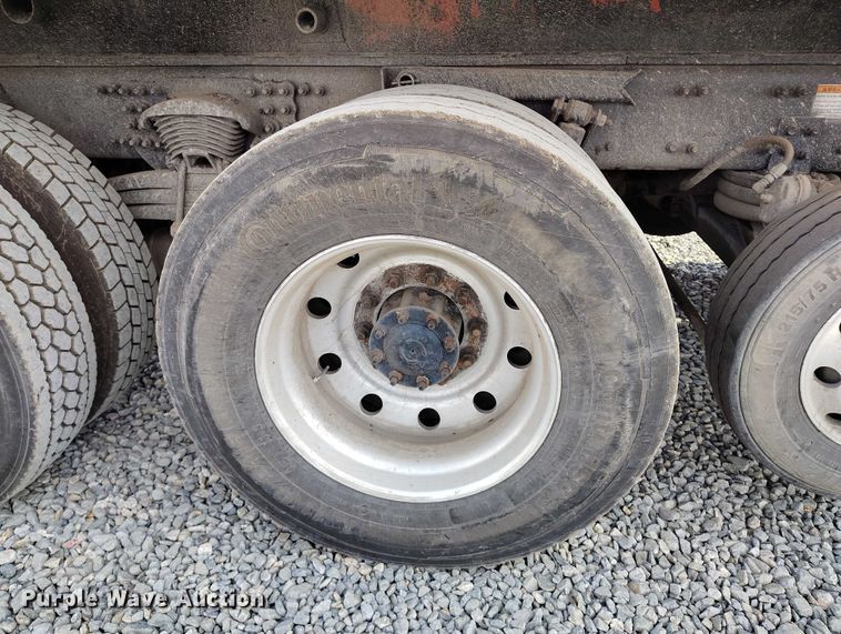 image for item YA1430 2012 Freightliner 114SD dump truck