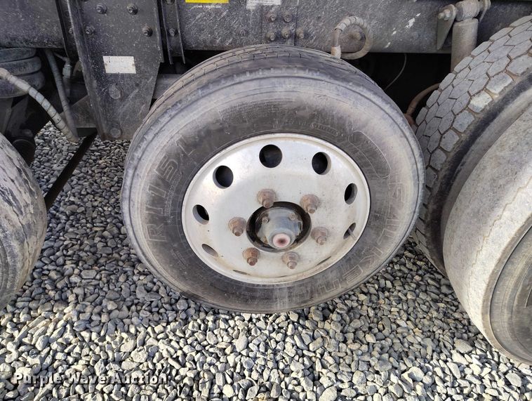 image for item YA1430 2012 Freightliner 114SD dump truck