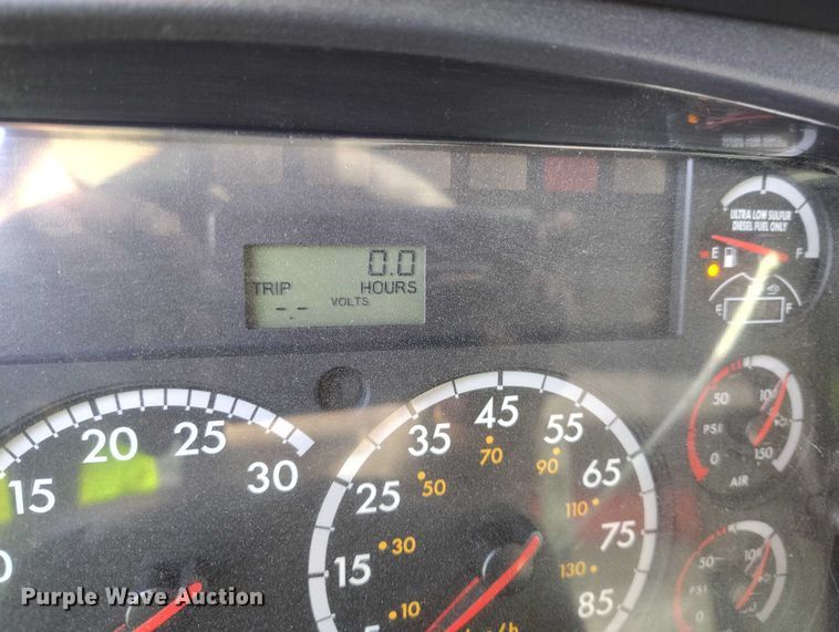 image for item YA1430 2012 Freightliner 114SD dump truck