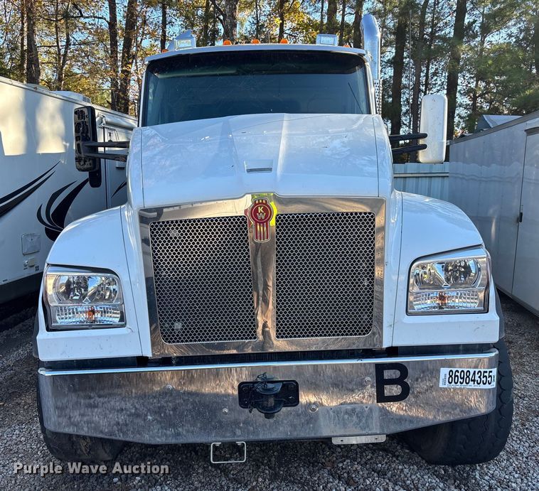 image for item YA1458 2025 Kenworth T880 dump truck