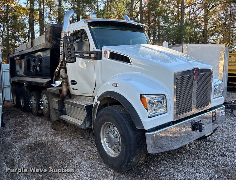 image for item YA1458 2025 Kenworth T880 dump truck