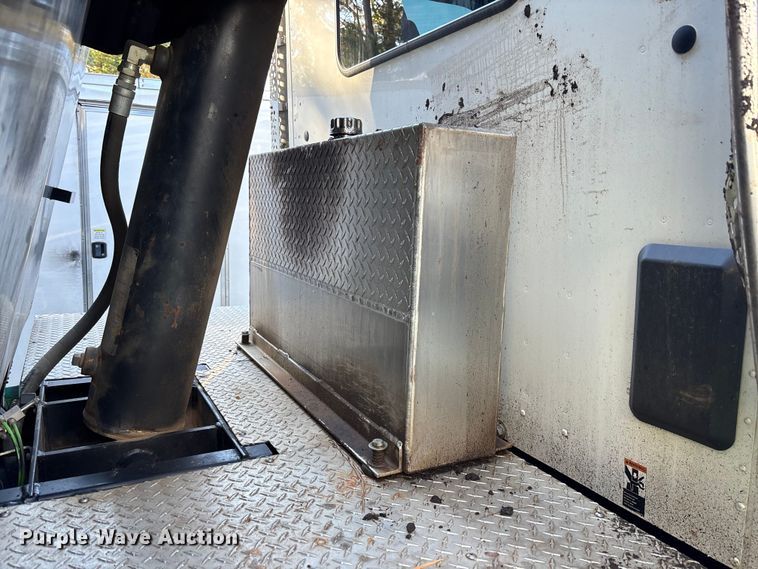 image for item YA1458 2025 Kenworth T880 dump truck