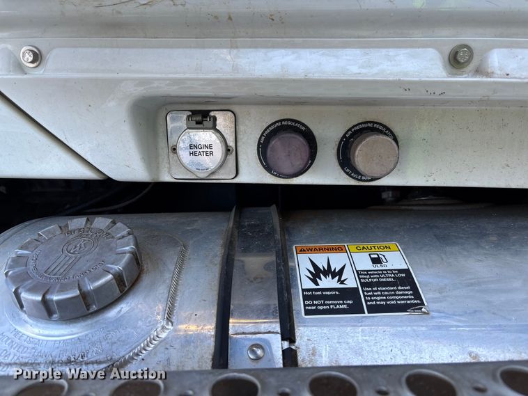 image for item YA1458 2025 Kenworth T880 dump truck