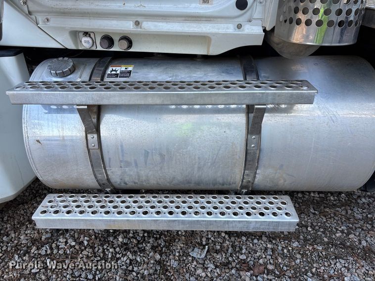 image for item YA1458 2025 Kenworth T880 dump truck