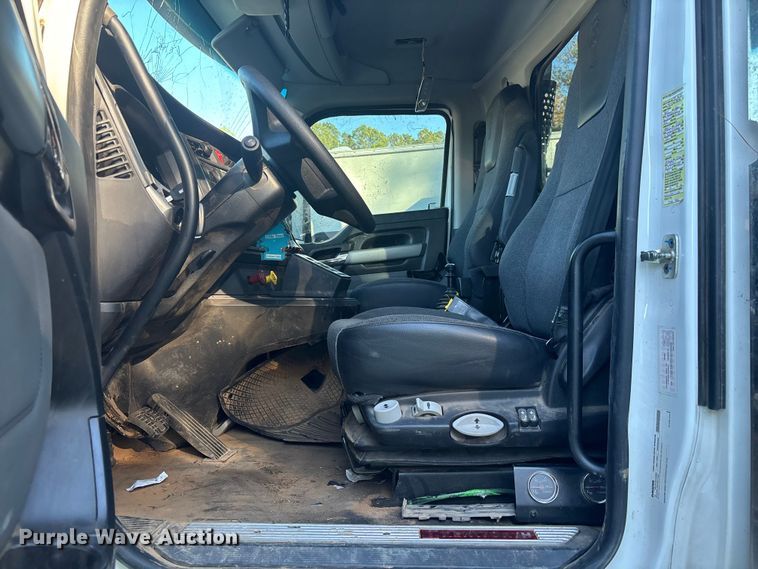 image for item YA1458 2025 Kenworth T880 dump truck