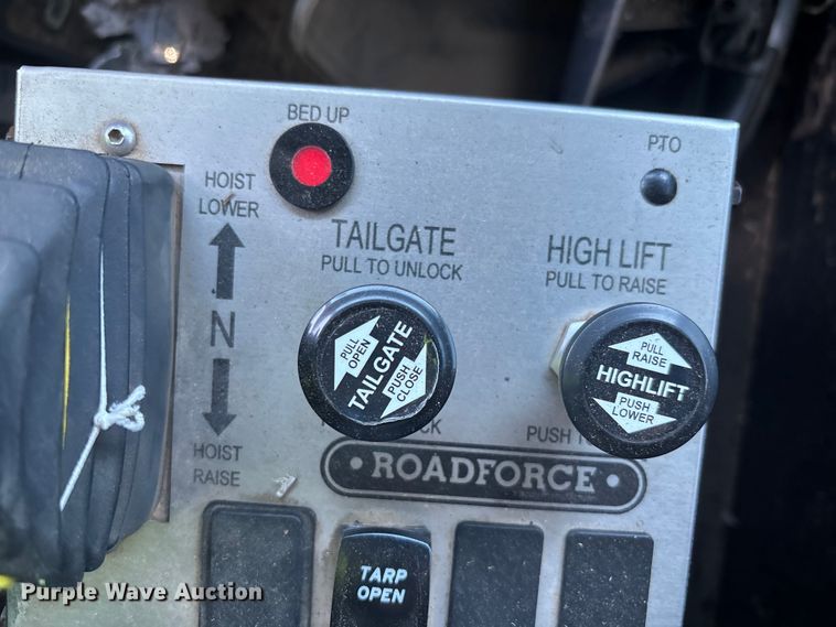 image for item YA1458 2025 Kenworth T880 dump truck