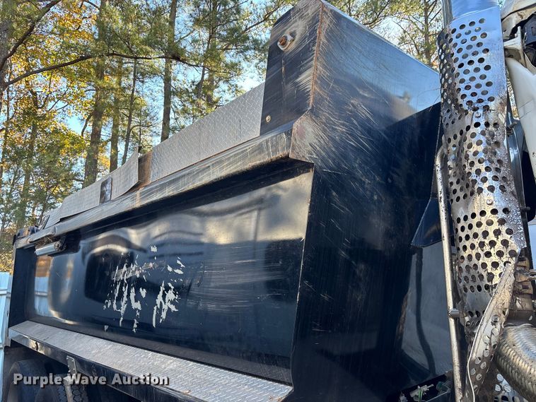 image for item YA1458 2025 Kenworth T880 dump truck