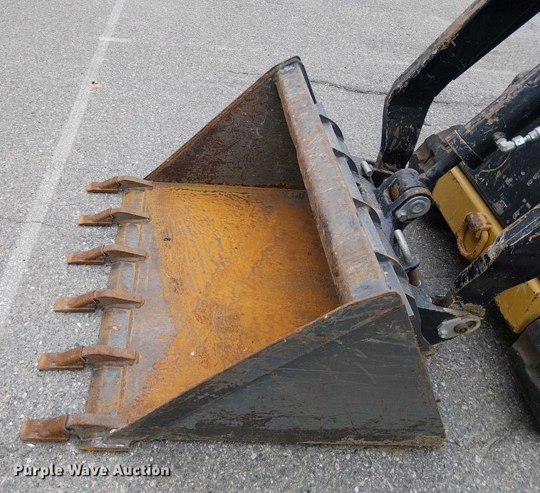 image for item YA1546 2024 Vermeer S925TX compact utility loader