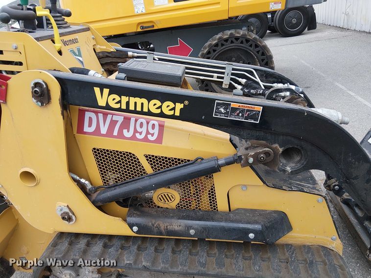 image for item YA1546 2024 Vermeer S925TX compact utility loader
