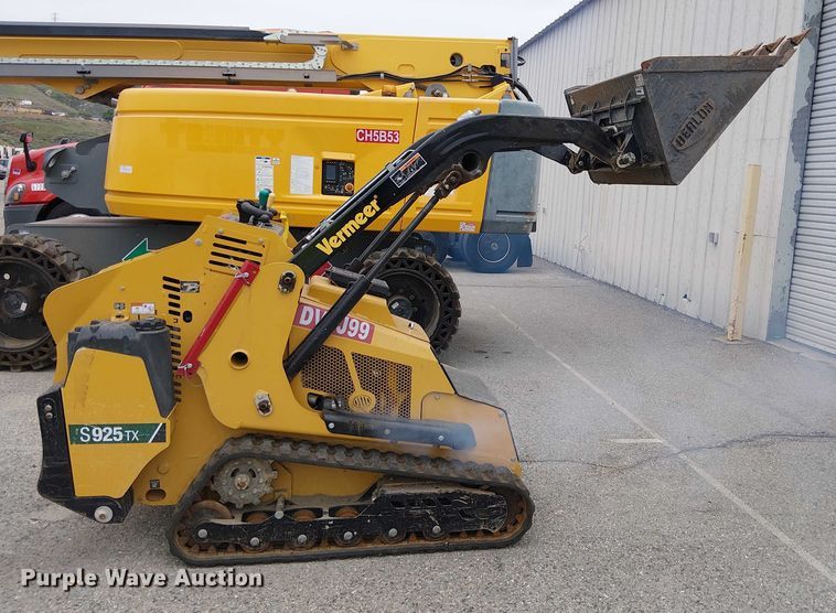 image for item YA1546 2024 Vermeer S925TX compact utility loader