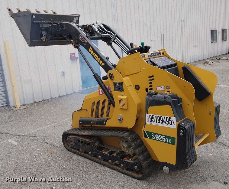 image for item YA1546 2024 Vermeer S925TX compact utility loader