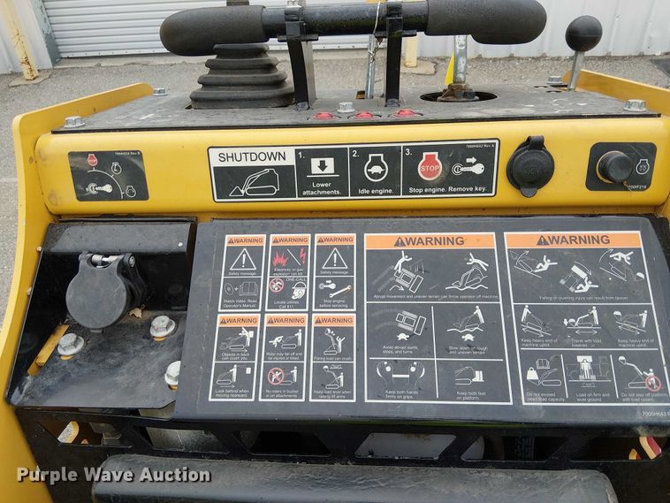 image for item YA1546 2024 Vermeer S925TX compact utility loader