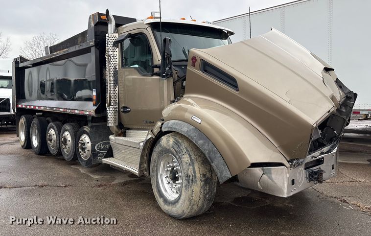 image for item YA1714 2022 Kenworth T880 dump truck