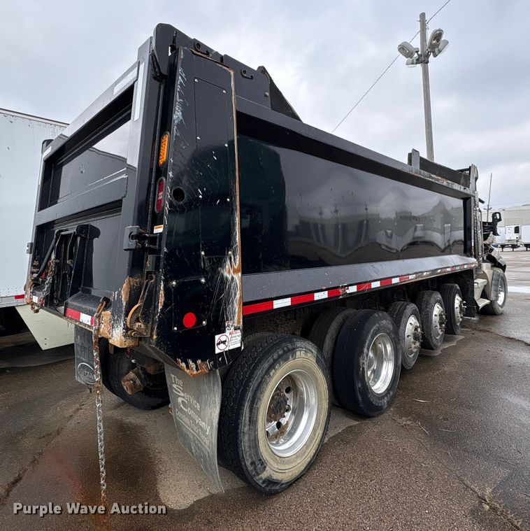 image for item YA1714 2022 Kenworth T880 dump truck