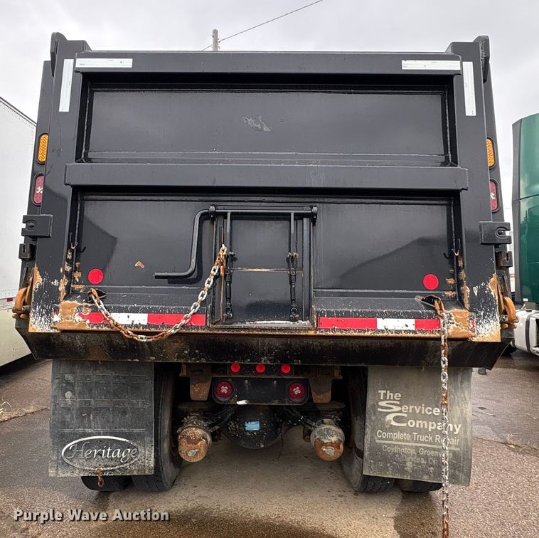 image for item YA1714 2022 Kenworth T880 dump truck