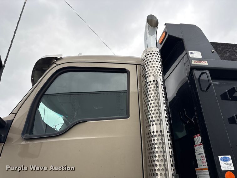 image for item YA1714 2022 Kenworth T880 dump truck