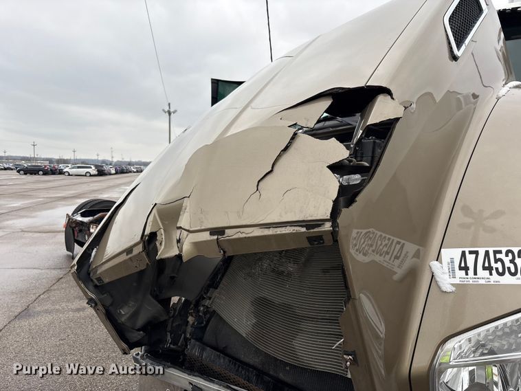 image for item YA1714 2022 Kenworth T880 dump truck