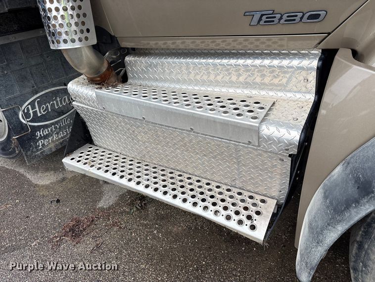 image for item YA1714 2022 Kenworth T880 dump truck