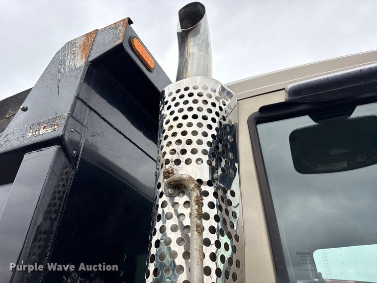 image for item YA1714 2022 Kenworth T880 dump truck