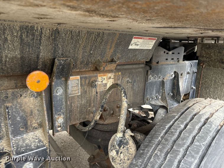 image for item YA1714 2022 Kenworth T880 dump truck