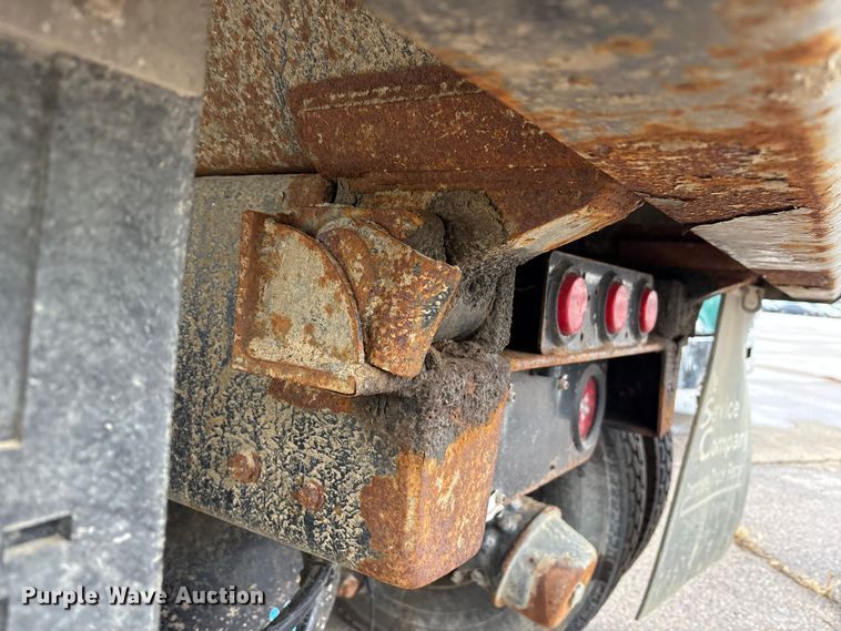 image for item YA1714 2022 Kenworth T880 dump truck