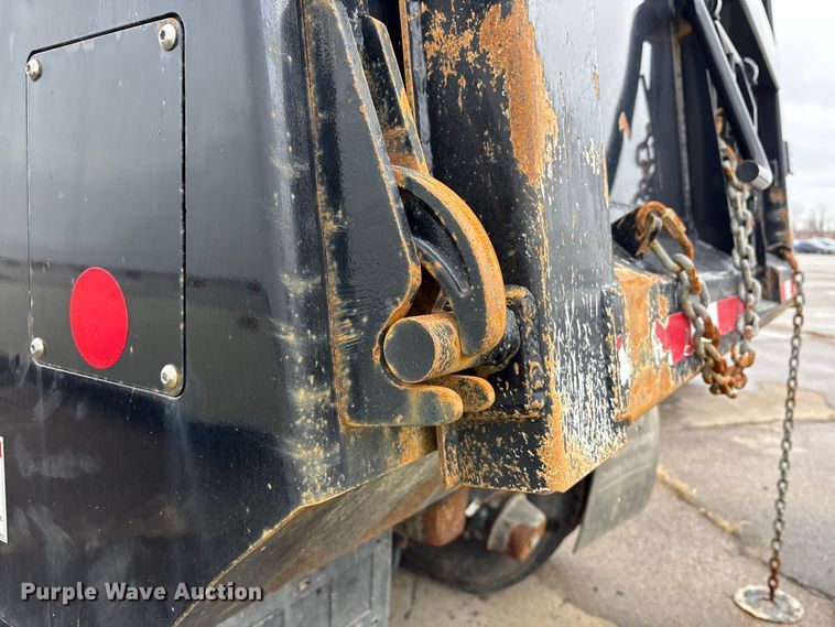 image for item YA1714 2022 Kenworth T880 dump truck