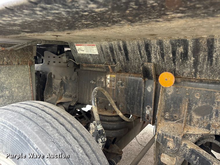 image for item YA1714 2022 Kenworth T880 dump truck