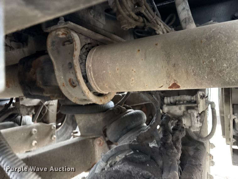 image for item YA1714 2022 Kenworth T880 dump truck