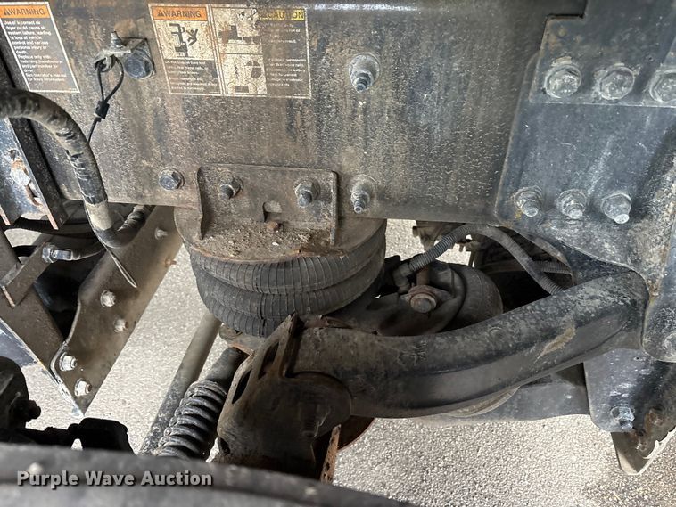 image for item YA1714 2022 Kenworth T880 dump truck