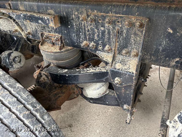 image for item YA1714 2022 Kenworth T880 dump truck