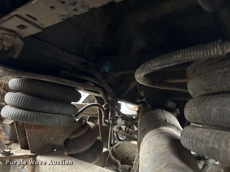 image for item YA1714 2022 Kenworth T880 dump truck