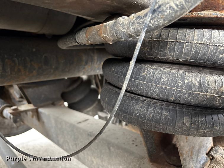 image for item YA1714 2022 Kenworth T880 dump truck