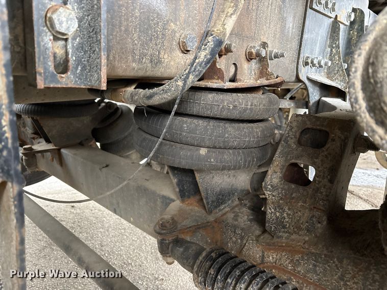 image for item YA1714 2022 Kenworth T880 dump truck