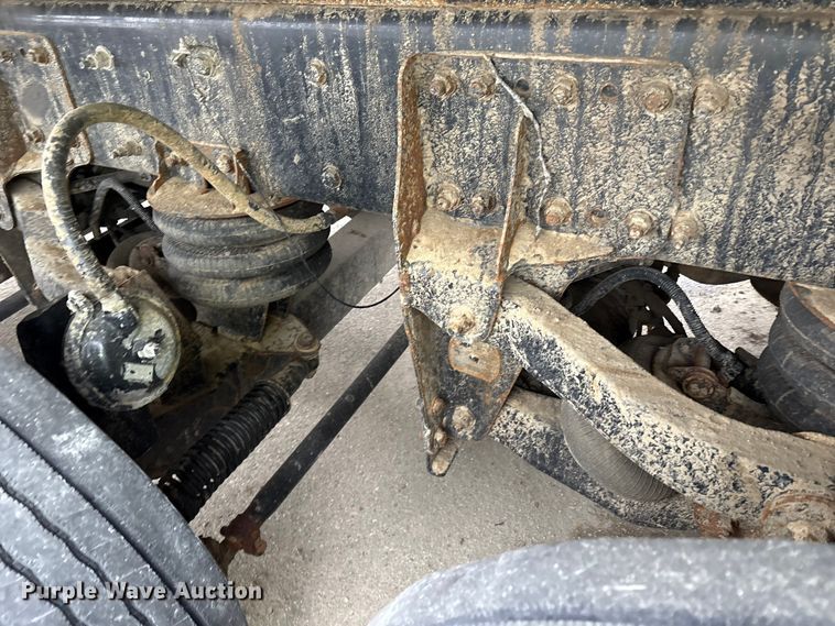 image for item YA1714 2022 Kenworth T880 dump truck