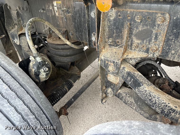 image for item YA1714 2022 Kenworth T880 dump truck