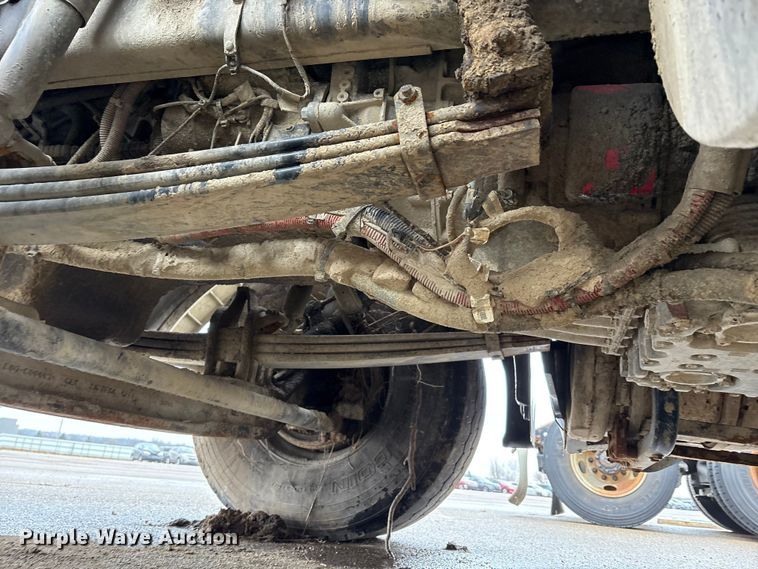 image for item YA1714 2022 Kenworth T880 dump truck